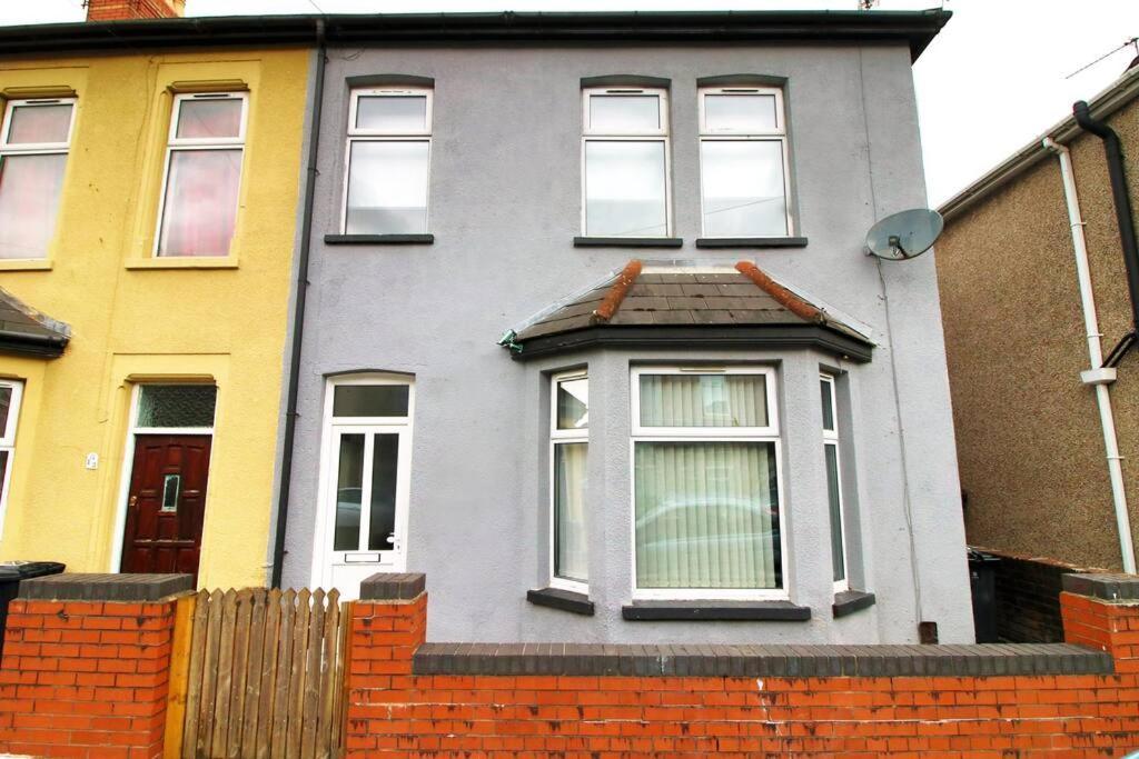 Holiday House For 7 Guests, Free Wi-Fi & Self Check-In Explore Newport Villa Exterior foto