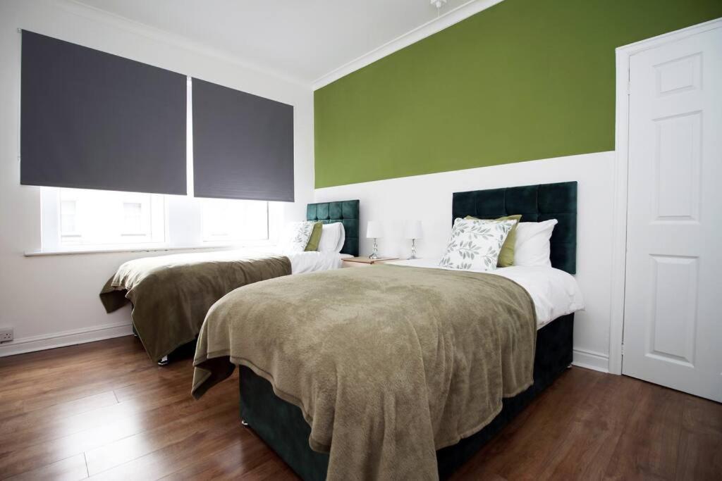 Holiday House For 7 Guests, Free Wi-Fi & Self Check-In Explore Newport Villa Exterior foto